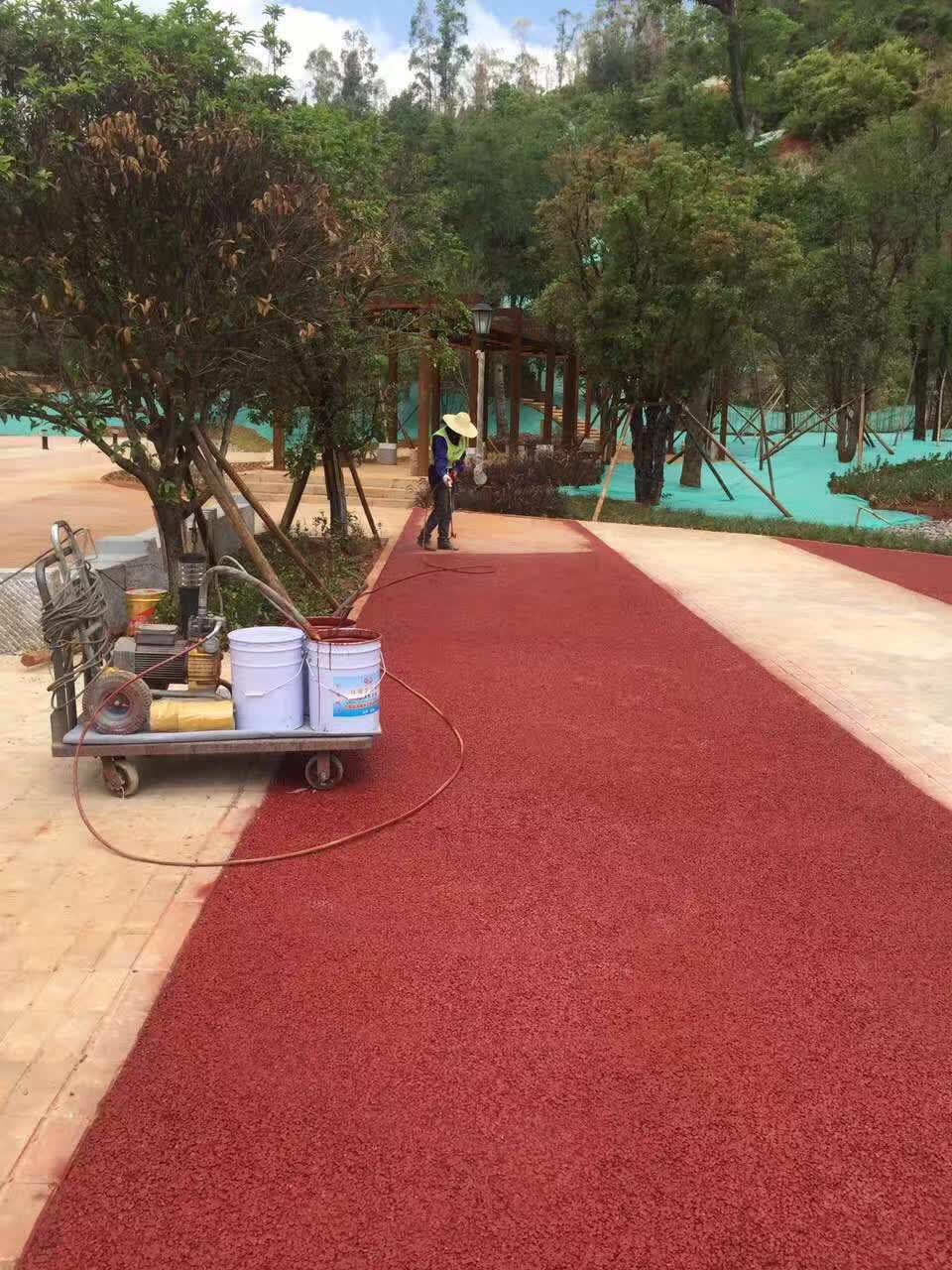 昆明保珠休閑廣場彩色透水地坪工程案例