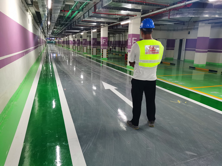 古滇大觀(guān)小院停車(chē)庫(kù)·環(huán)氧地坪